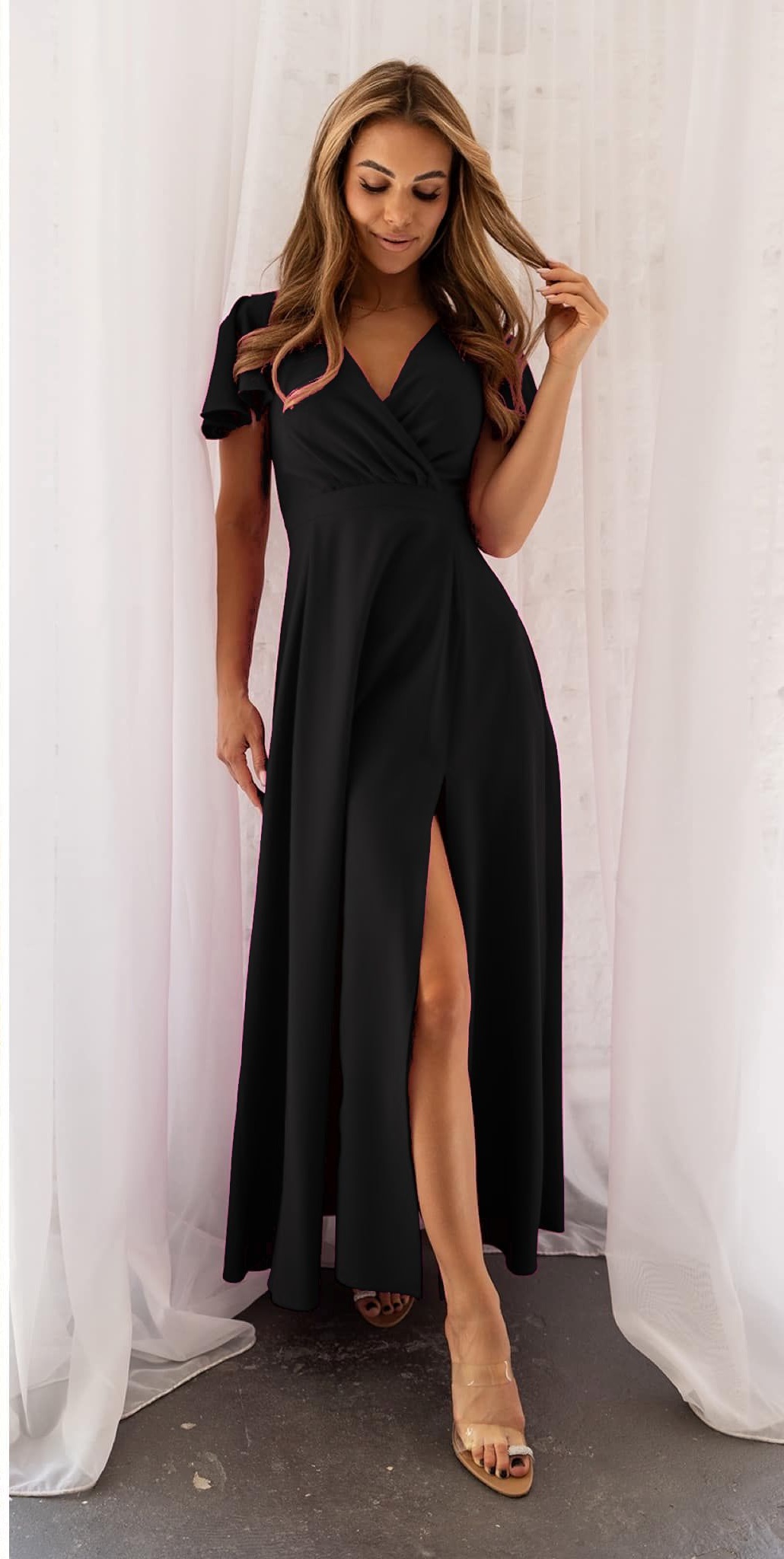 Lusi maxi czarna suknia z efektownymi rękawami