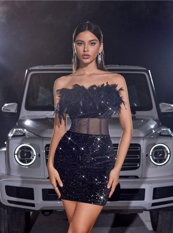 Immer mini czarna sukienka cekinowa z piórami glamour