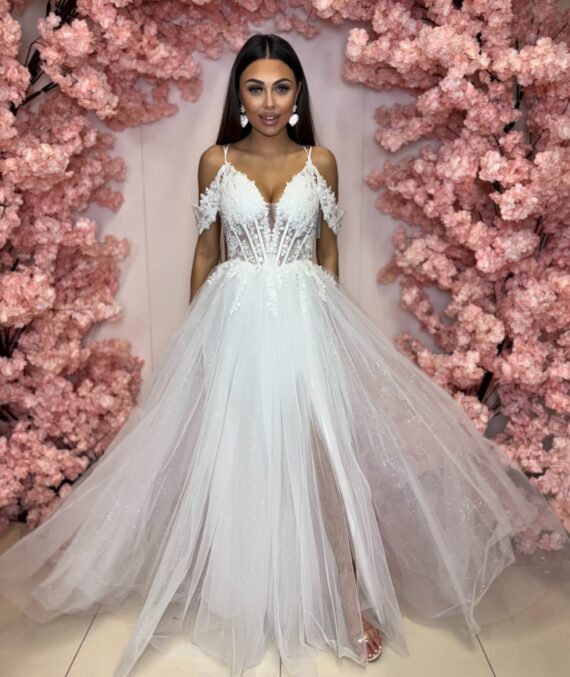 Zynja biała tiulowa sukienka ślubna księżniczka