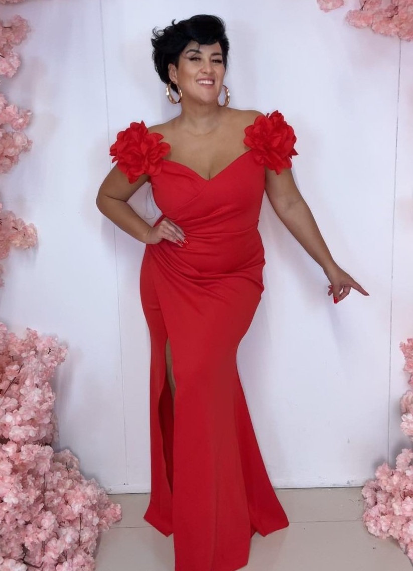 Krystianna czerwona sukienka maxi z kwiatowymi rękawami